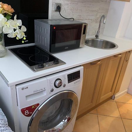 Joli Studio Tout Confort Avec Toutes Commodites Vaulx-en-Velin Buitenkant foto